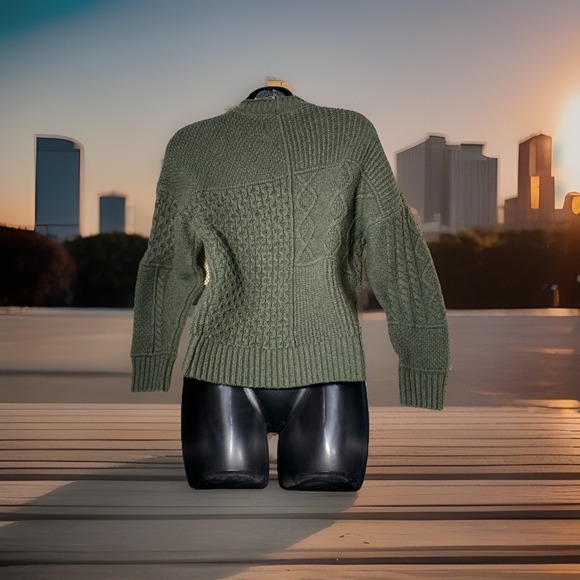 American Eagle XS Women's Dark Green Mockneck Oversized Cable Knit Sweater - Picture 3 of 6